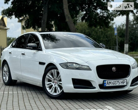 Белый Ягуар ХФ, объемом двигателя 2.99 л и пробегом 150 тыс. км за 32999 $, фото 46 на Automoto.ua