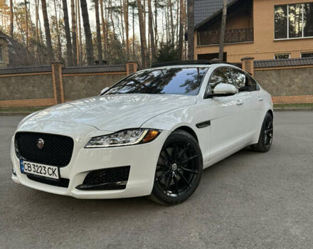Белый Ягуар ХФ, объемом двигателя 3 л и пробегом 118 тыс. км за 18500 $, фото 1 на Automoto.ua