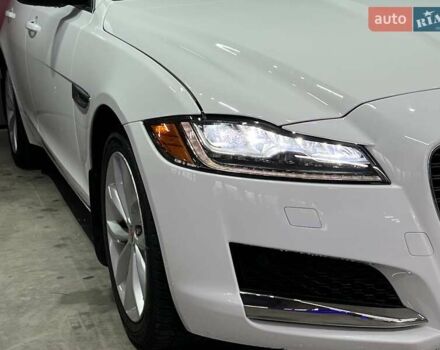 Білий Ягуар ХФ, об'ємом двигуна 2 л та пробігом 62 тис. км за 15500 $, фото 2 на Automoto.ua