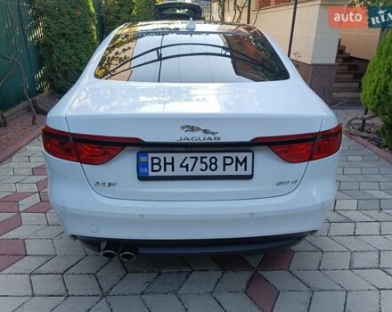 Белый Ягуар ХФ, объемом двигателя 2 л и пробегом 94 тыс. км за 17700 $, фото 1 на Automoto.ua