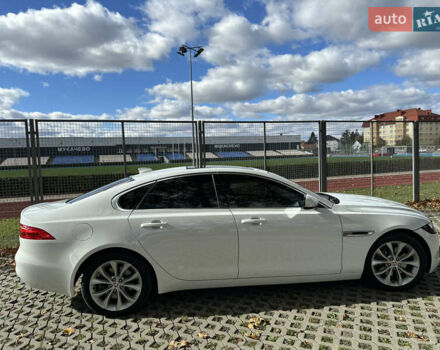 Белый Ягуар ХФ, объемом двигателя 2 л и пробегом 155 тыс. км за 17700 $, фото 4 на Automoto.ua