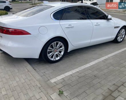 Белый Ягуар ХФ, объемом двигателя 3 л и пробегом 140 тыс. км за 16100 $, фото 2 на Automoto.ua
