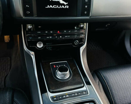 Белый Ягуар ХФ, объемом двигателя 3 л и пробегом 72 тыс. км за 13300 $, фото 10 на Automoto.ua