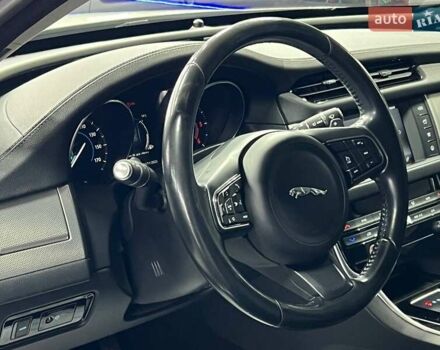 Білий Ягуар ХФ, об'ємом двигуна 2 л та пробігом 62 тис. км за 15500 $, фото 9 на Automoto.ua