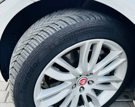 Белый Ягуар ХФ, объемом двигателя 3 л и пробегом 72 тыс. км за 13300 $, фото 16 на Automoto.ua