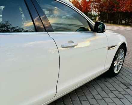 Белый Ягуар ХФ, объемом двигателя 3 л и пробегом 72 тыс. км за 13300 $, фото 5 на Automoto.ua