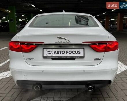 Белый Ягуар ХФ, объемом двигателя 2 л и пробегом 142 тыс. км за 17490 $, фото 7 на Automoto.ua