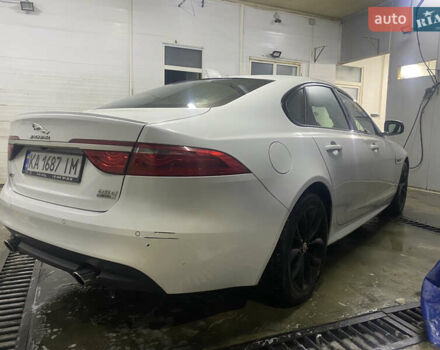 Белый Ягуар ХФ, объемом двигателя 2 л и пробегом 105 тыс. км за 18000 $, фото 5 на Automoto.ua