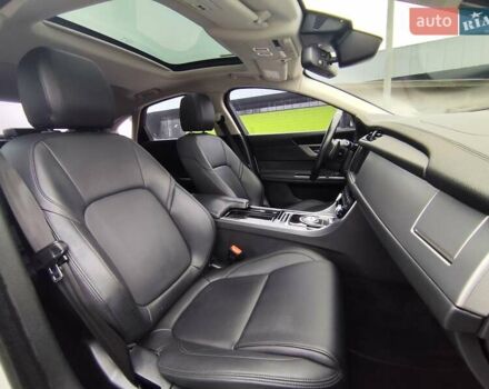 Белый Ягуар ХФ, объемом двигателя 2 л и пробегом 123 тыс. км за 15800 $, фото 15 на Automoto.ua