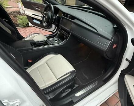 Білий Ягуар ХФ, об'ємом двигуна 2 л та пробігом 130 тис. км за 19000 $, фото 7 на Automoto.ua