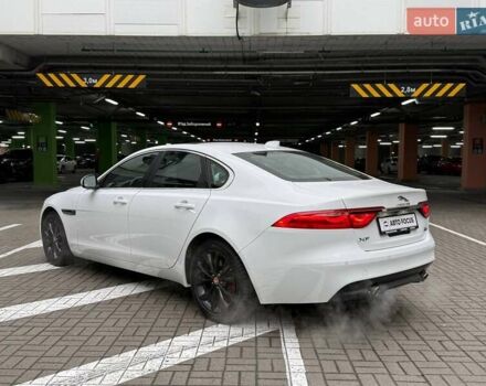 Белый Ягуар ХФ, объемом двигателя 2 л и пробегом 142 тыс. км за 17490 $, фото 4 на Automoto.ua