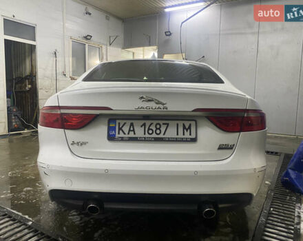 Белый Ягуар ХФ, объемом двигателя 2 л и пробегом 105 тыс. км за 18000 $, фото 3 на Automoto.ua