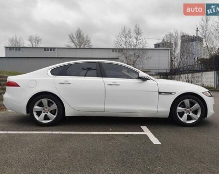 Белый Ягуар ХФ, объемом двигателя 2 л и пробегом 123 тыс. км за 15800 $, фото 1 на Automoto.ua