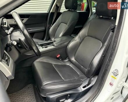 Белый Ягуар ХФ, объемом двигателя 2 л и пробегом 142 тыс. км за 17490 $, фото 9 на Automoto.ua