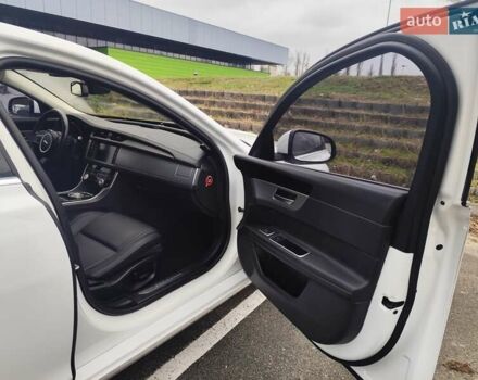 Белый Ягуар ХФ, объемом двигателя 2 л и пробегом 123 тыс. км за 15800 $, фото 12 на Automoto.ua