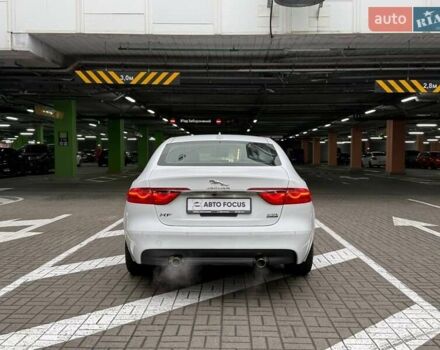 Белый Ягуар ХФ, объемом двигателя 2 л и пробегом 142 тыс. км за 17490 $, фото 5 на Automoto.ua