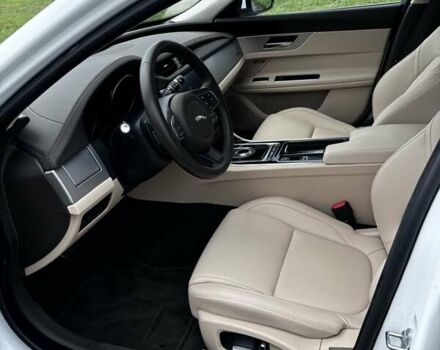 Белый Ягуар ХФ, объемом двигателя 2 л и пробегом 23 тыс. км за 22000 $, фото 7 на Automoto.ua