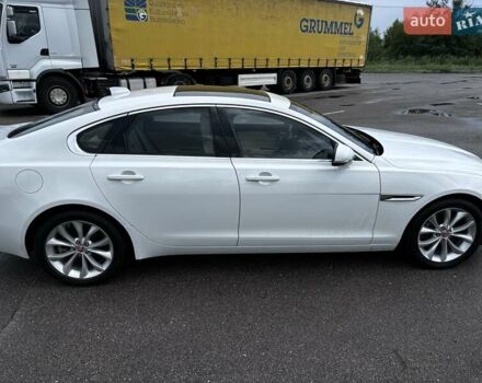 Белый Ягуар ХФ, объемом двигателя 2 л и пробегом 23 тыс. км за 22000 $, фото 6 на Automoto.ua