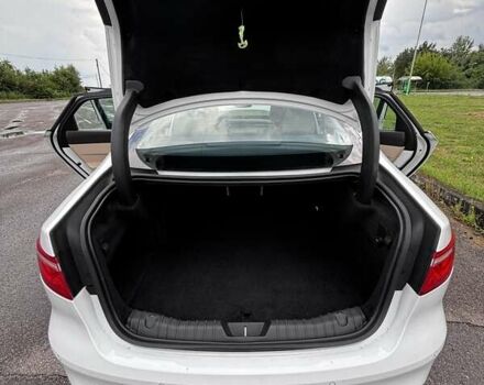 Белый Ягуар ХФ, объемом двигателя 2 л и пробегом 23 тыс. км за 22000 $, фото 11 на Automoto.ua