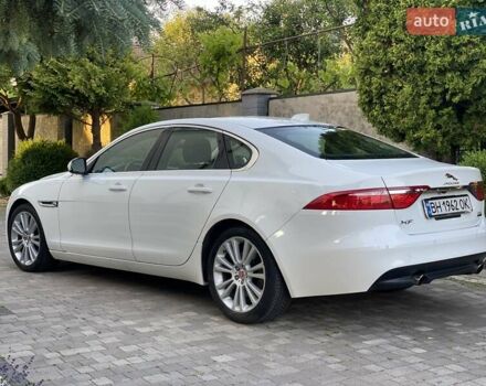 Белый Ягуар ХФ, объемом двигателя 2 л и пробегом 70 тыс. км за 20700 $, фото 7 на Automoto.ua