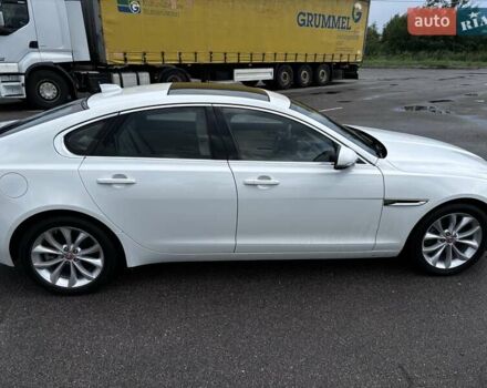 Белый Ягуар ХФ, объемом двигателя 2 л и пробегом 23 тыс. км за 22000 $, фото 2 на Automoto.ua