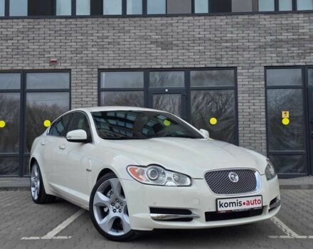 Белый Ягуар ХФ, объемом двигателя 4.2 л и пробегом 60 тыс. км за 14499 $, фото 1 на Automoto.ua