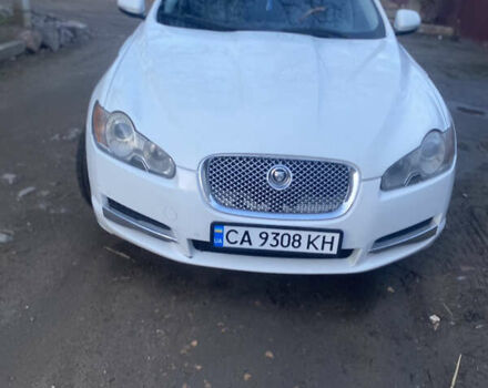 Белый Ягуар ХФ, объемом двигателя 2.97 л и пробегом 300 тыс. км за 8500 $, фото 1 на Automoto.ua