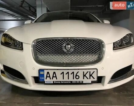 Белый Ягуар ХФ, объемом двигателя 3 л и пробегом 48 тыс. км за 26999 $, фото 1 на Automoto.ua
