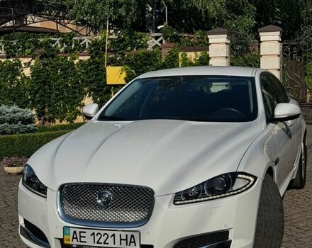 Белый Ягуар ХФ, объемом двигателя 3 л и пробегом 84 тыс. км за 15000 $, фото 1 на Automoto.ua