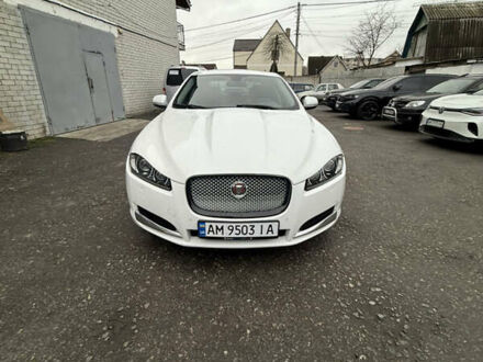 Белый Ягуар ХФ, объемом двигателя 2.18 л и пробегом 174 тыс. км за 13900 $, фото 1 на Automoto.ua