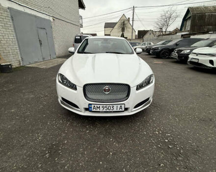 Белый Ягуар ХФ, объемом двигателя 2.18 л и пробегом 174 тыс. км за 13900 $, фото 1 на Automoto.ua