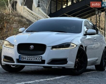 Белый Ягуар ХФ, объемом двигателя 2.18 л и пробегом 380 тыс. км за 10900 $, фото 1 на Automoto.ua