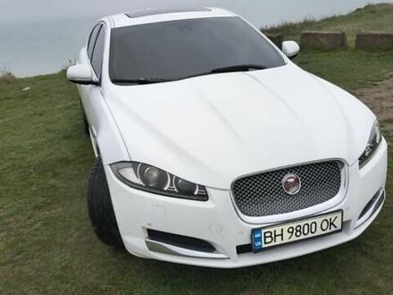 Белый Ягуар ХФ, объемом двигателя 2.18 л и пробегом 205 тыс. км за 14100 $, фото 1 на Automoto.ua