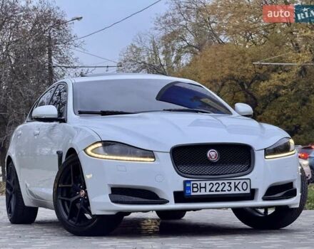Белый Ягуар ХФ, объемом двигателя 2.18 л и пробегом 380 тыс. км за 10900 $, фото 1 на Automoto.ua