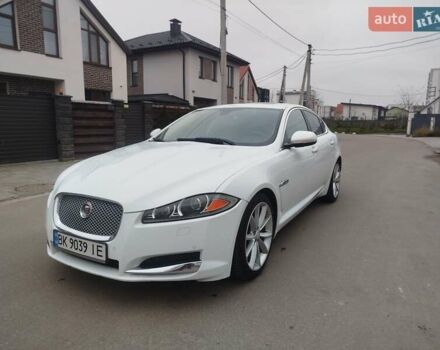 Белый Ягуар ХФ, объемом двигателя 3 л и пробегом 183 тыс. км за 14000 $, фото 1 на Automoto.ua