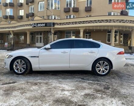 Белый Ягуар ХФ, объемом двигателя 2 л и пробегом 130 тыс. км за 20000 $, фото 1 на Automoto.ua