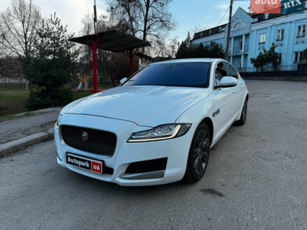 Білий Ягуар ХФ, об'ємом двигуна 2 л та пробігом 125 тис. км за 15440 $, фото 1 на Automoto.ua