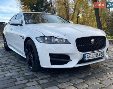 Белый Ягуар ХФ, объемом двигателя 2 л и пробегом 70 тыс. км за 17500 $, фото 1 на Automoto.ua