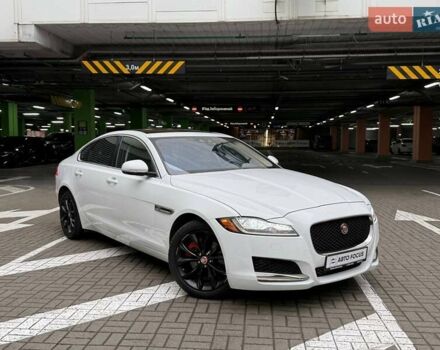 Білий Ягуар ХФ, об'ємом двигуна 2 л та пробігом 142 тис. км за 16990 $, фото 1 на Automoto.ua