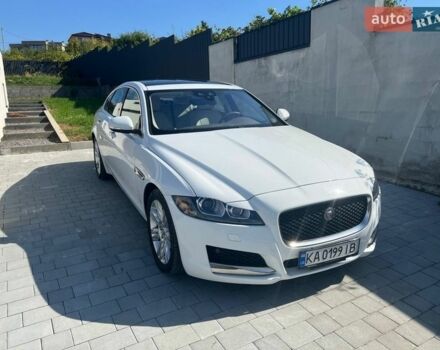 Белый Ягуар ХФ, объемом двигателя 3 л и пробегом 21 тыс. км за 25000 $, фото 1 на Automoto.ua