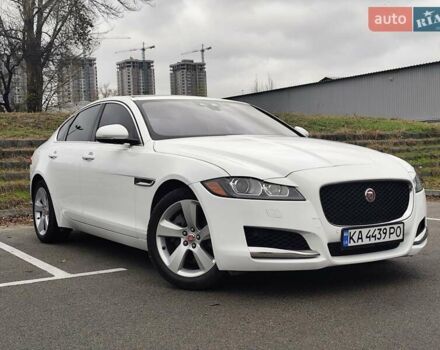 Белый Ягуар ХФ, объемом двигателя 2 л и пробегом 123 тыс. км за 15800 $, фото 1 на Automoto.ua
