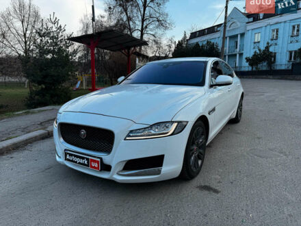 Белый Ягуар ХФ, объемом двигателя 2 л и пробегом 125 тыс. км за 15490 $, фото 1 на Automoto.ua