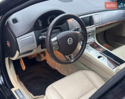 Черный Ягуар ХФ, объемом двигателя 2.72 л и пробегом 238 тыс. км за 7700 $, фото 30 на Automoto.ua