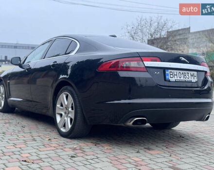 Черный Ягуар ХФ, объемом двигателя 2.72 л и пробегом 238 тыс. км за 7700 $, фото 9 на Automoto.ua
