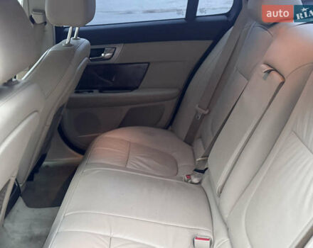 Черный Ягуар ХФ, объемом двигателя 2.72 л и пробегом 238 тыс. км за 7700 $, фото 37 на Automoto.ua