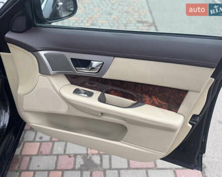 Черный Ягуар ХФ, объемом двигателя 2.72 л и пробегом 238 тыс. км за 7700 $, фото 38 на Automoto.ua