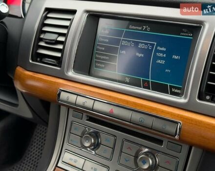 Черный Ягуар ХФ, объемом двигателя 2.7 л и пробегом 217 тыс. км за 7940 $, фото 20 на Automoto.ua