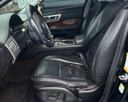 Черный Ягуар ХФ, объемом двигателя 2.99 л и пробегом 177 тыс. км за 12700 $, фото 7 на Automoto.ua