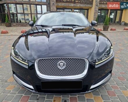 Черный Ягуар ХФ, объемом двигателя 2.2 л и пробегом 269 тыс. км за 14800 $, фото 4 на Automoto.ua