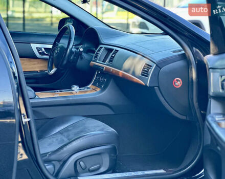 Черный Ягуар ХФ, объемом двигателя 2.97 л и пробегом 202 тыс. км за 9700 $, фото 20 на Automoto.ua